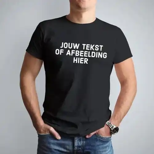 Een ervaren bedrijfskledingbedrukker voert professioneel bedrijfskleding bedrukken uit